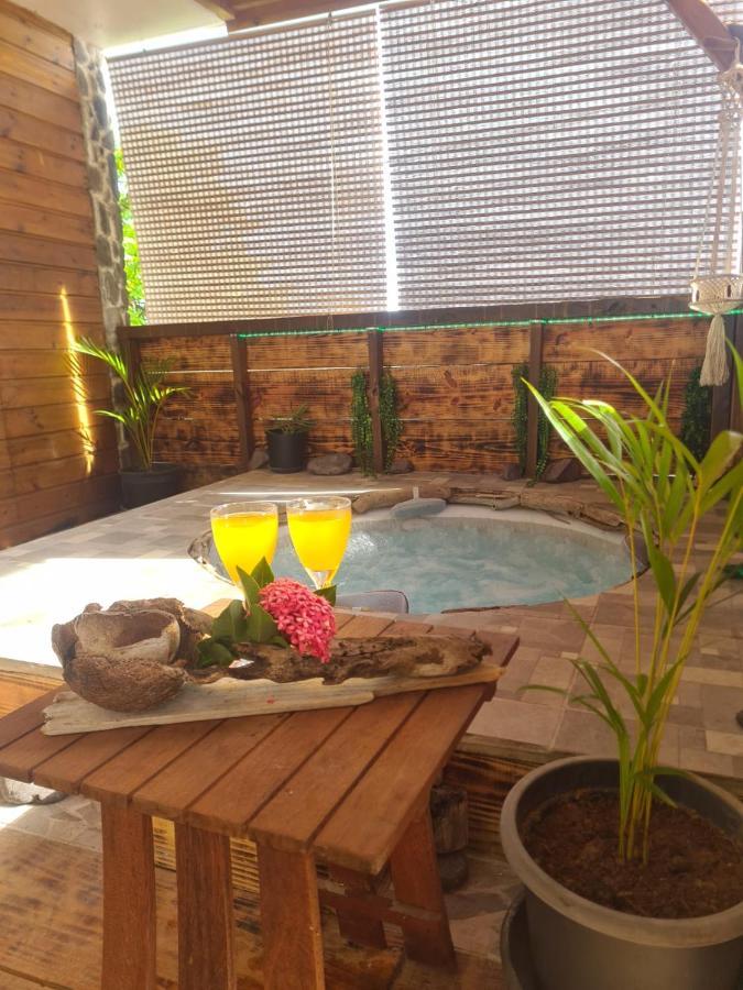 Kami Lodge F3 Jacuzzi Riviere-Salee المظهر الخارجي الصورة