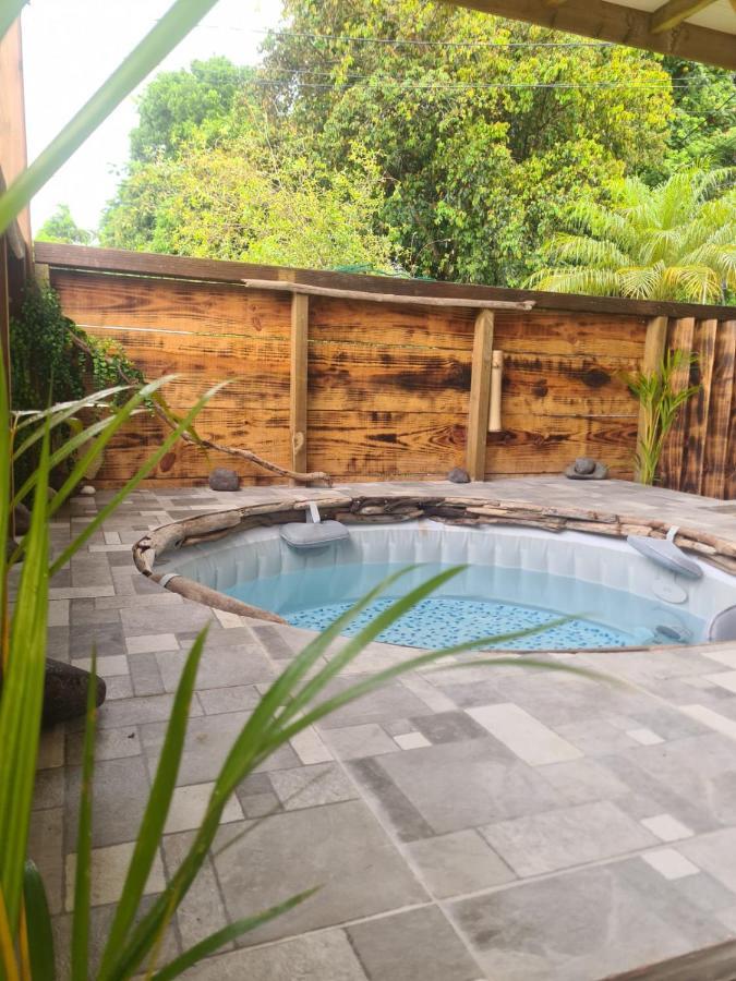 Kami Lodge F3 Jacuzzi Riviere-Salee المظهر الخارجي الصورة